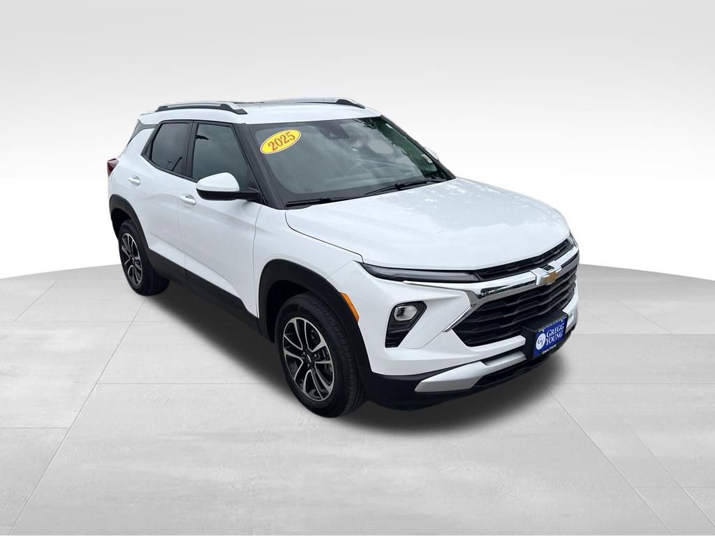 Used 2025 Chevrolet TrailBlazer LT AWD/4WD image 9