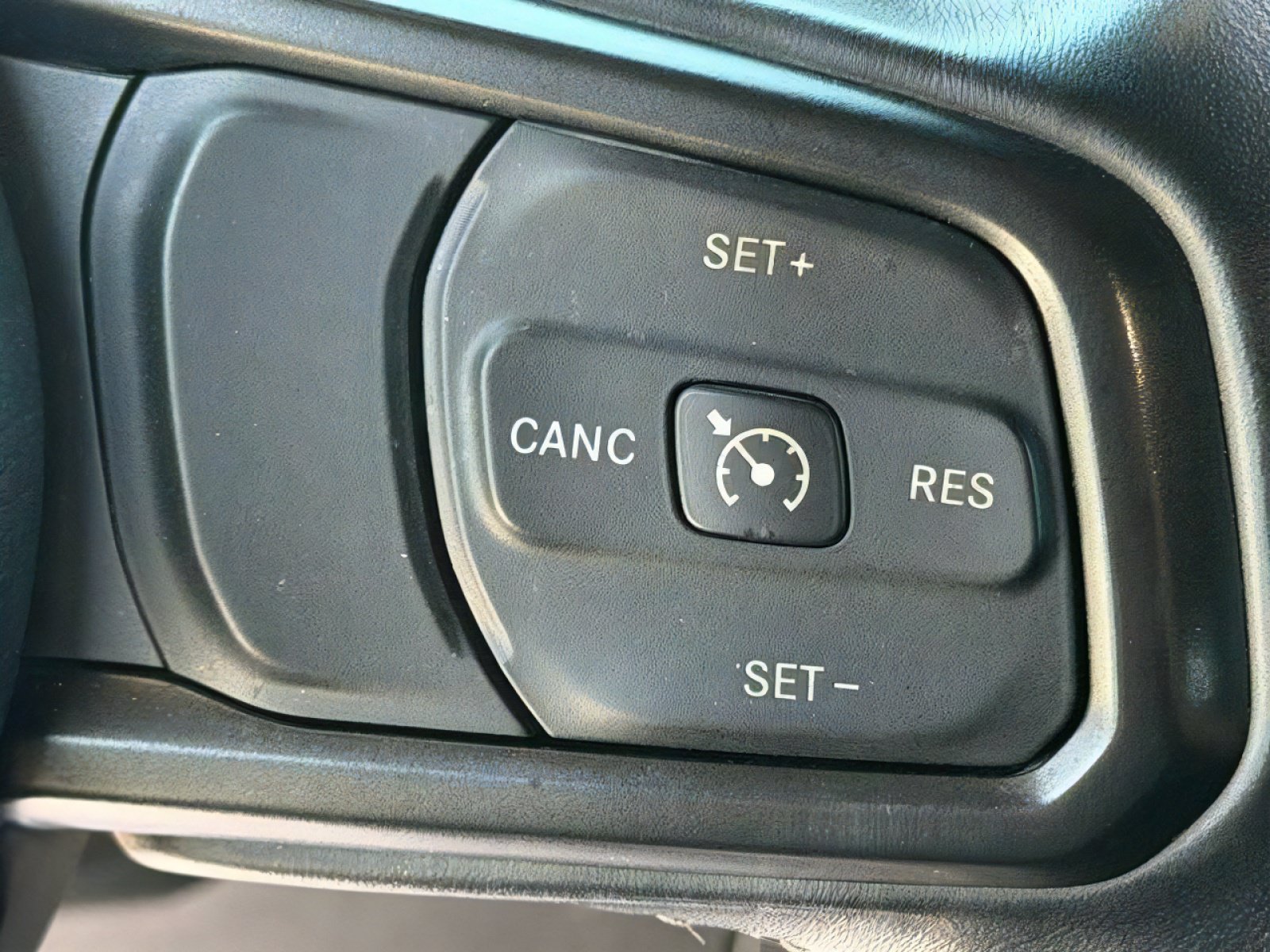 Used 2021 Jeep Gladiator Sport AWD/4WD image 21