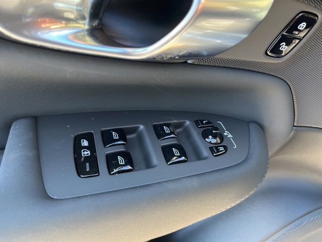 New 2026 Volvo XC90 B6 Core w/ Protection Package image 24