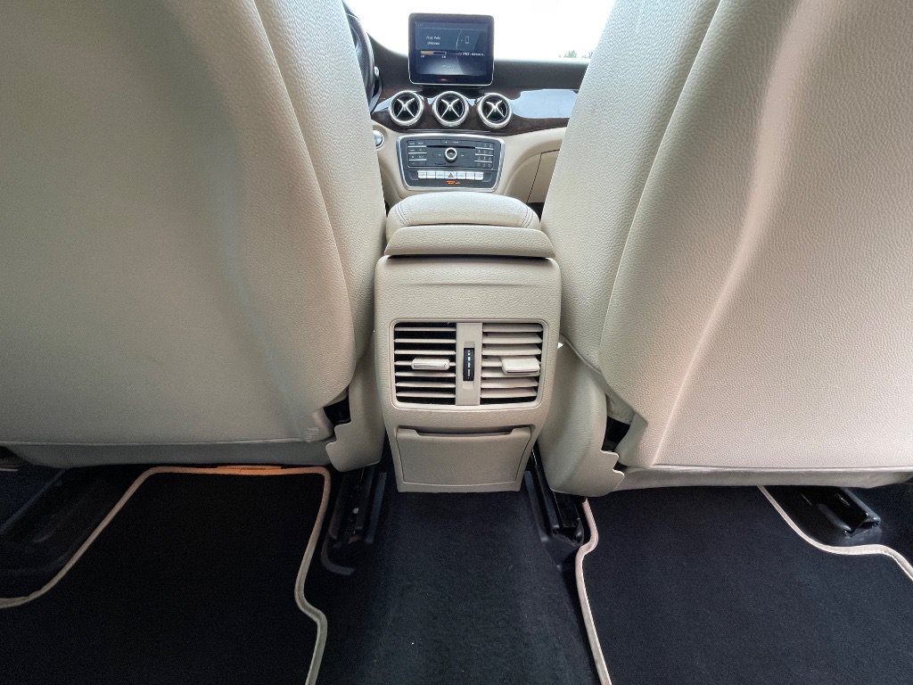 Used 2018 Mercedes-Benz CLA 250 image 29