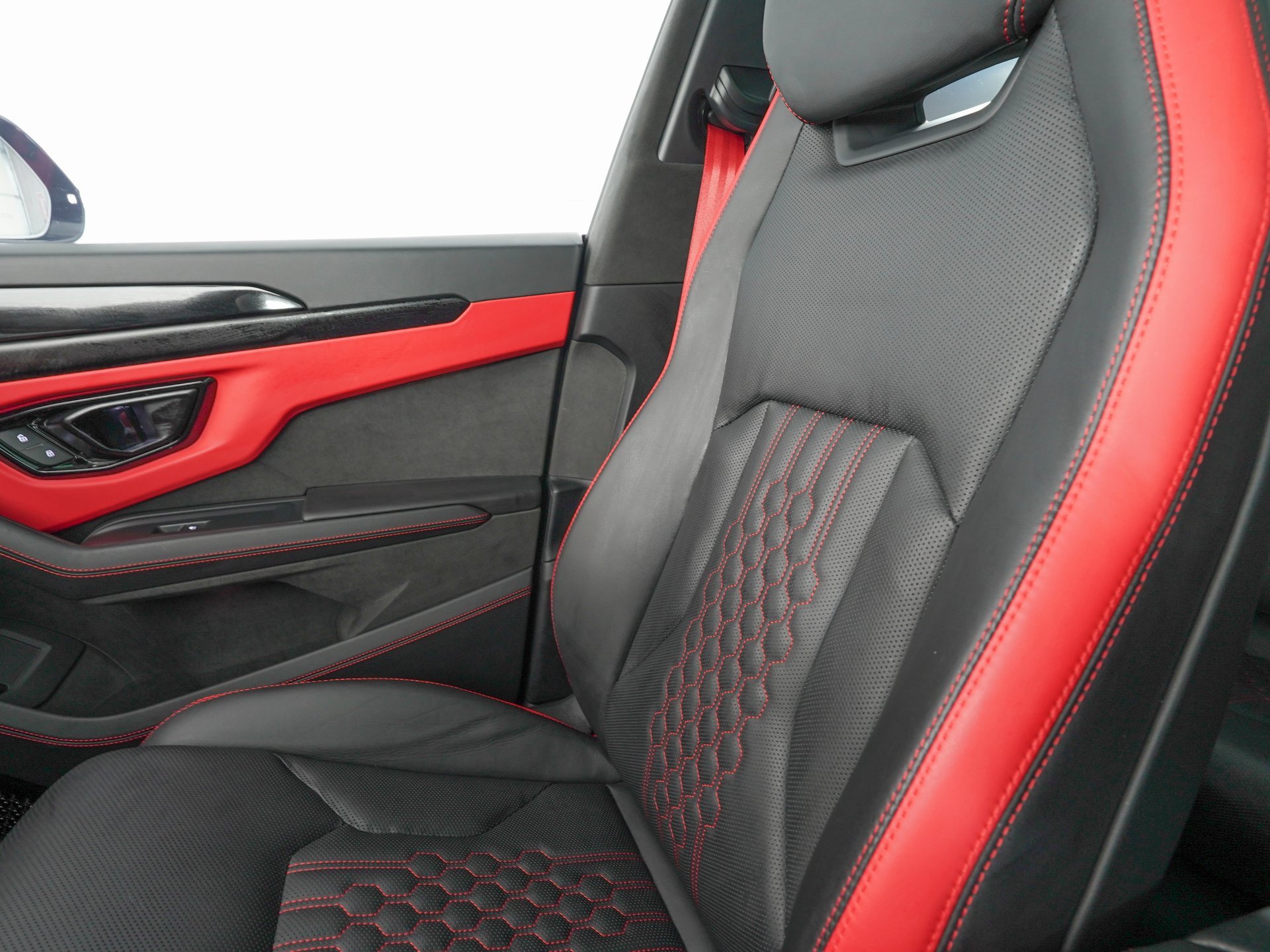 Used 2025 Lamborghini Urus SE image 27