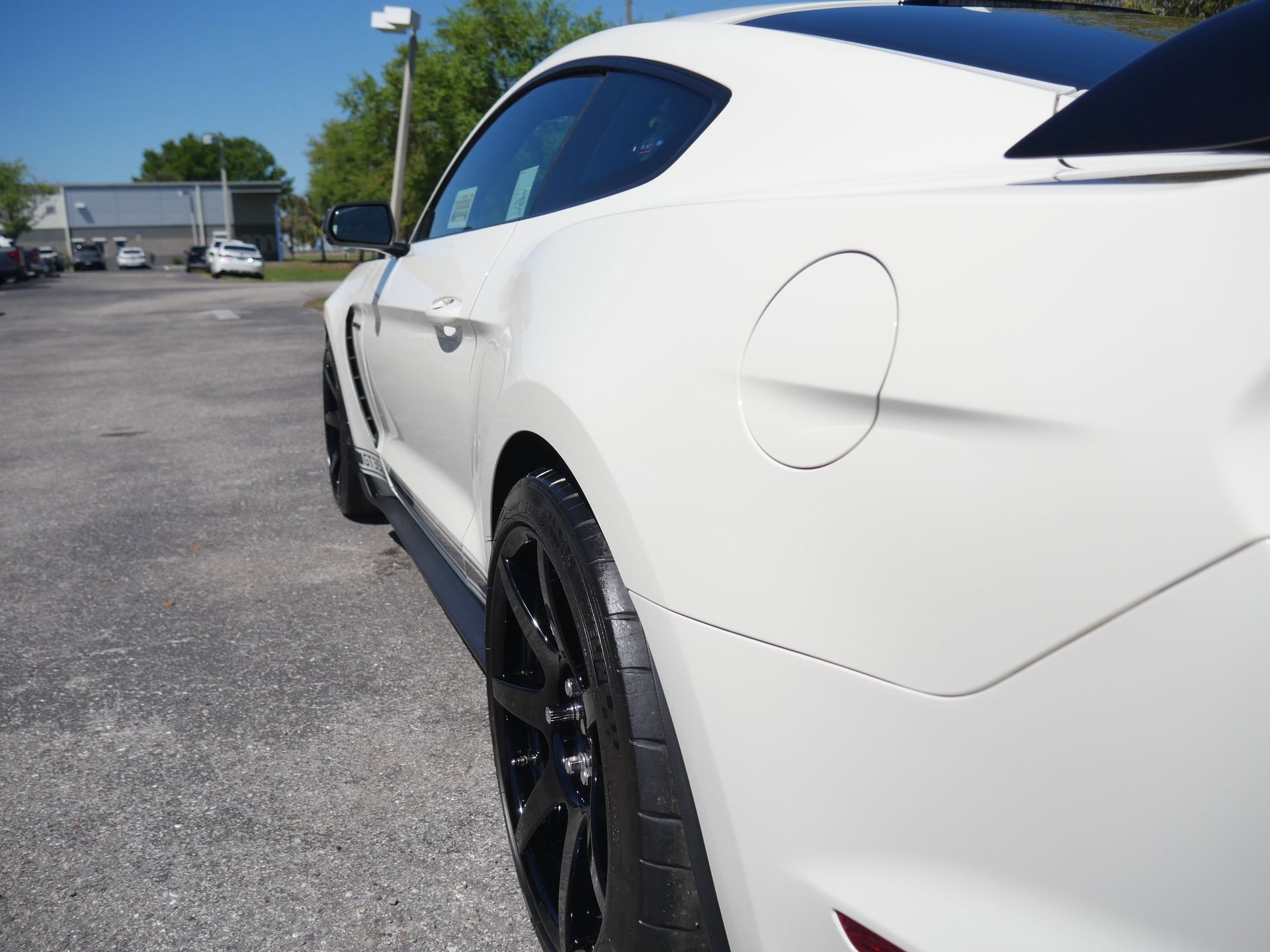 Used 2020 Ford Mustang Shelby GT350R w/ GT350R Equipment Group 920A RWD image 28
