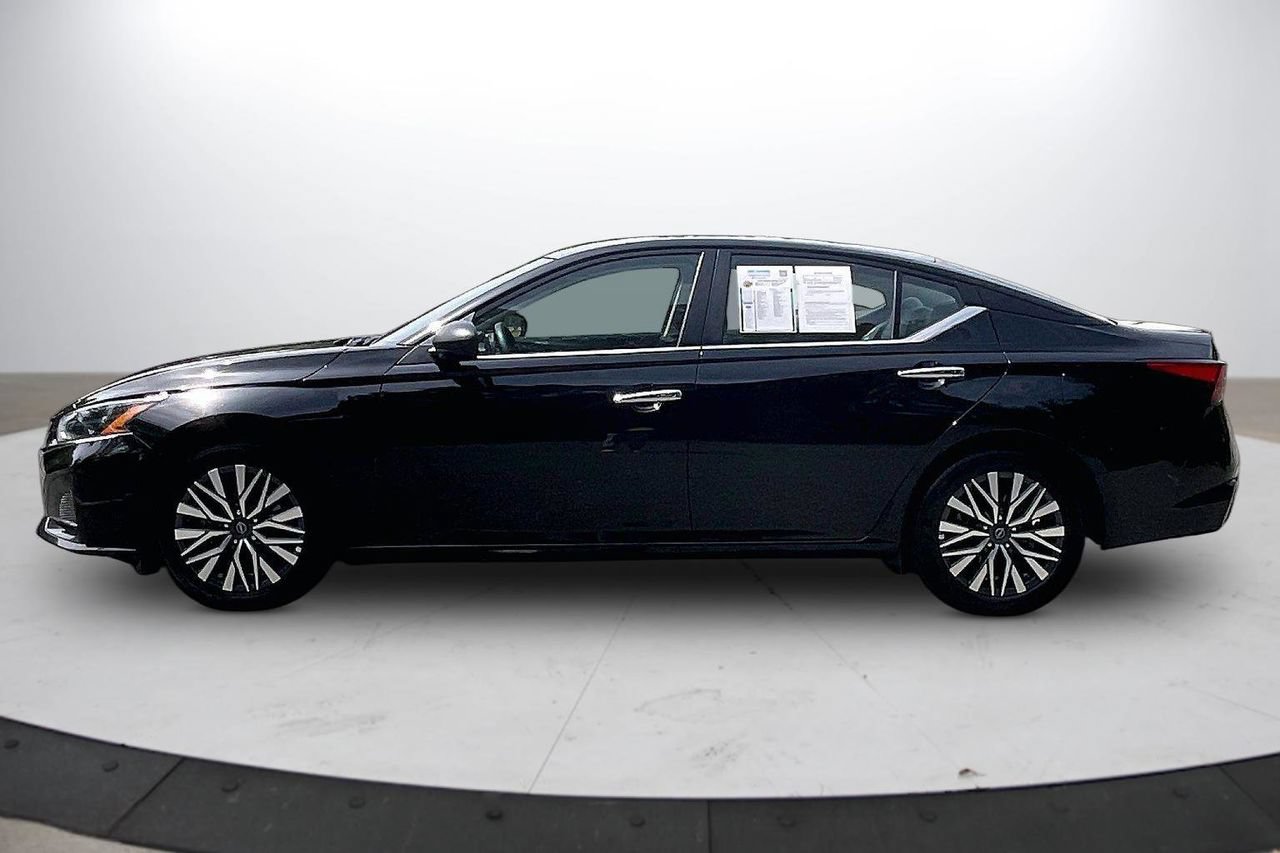 Used 2025 Nissan Altima 2.5 SV FWD image 5