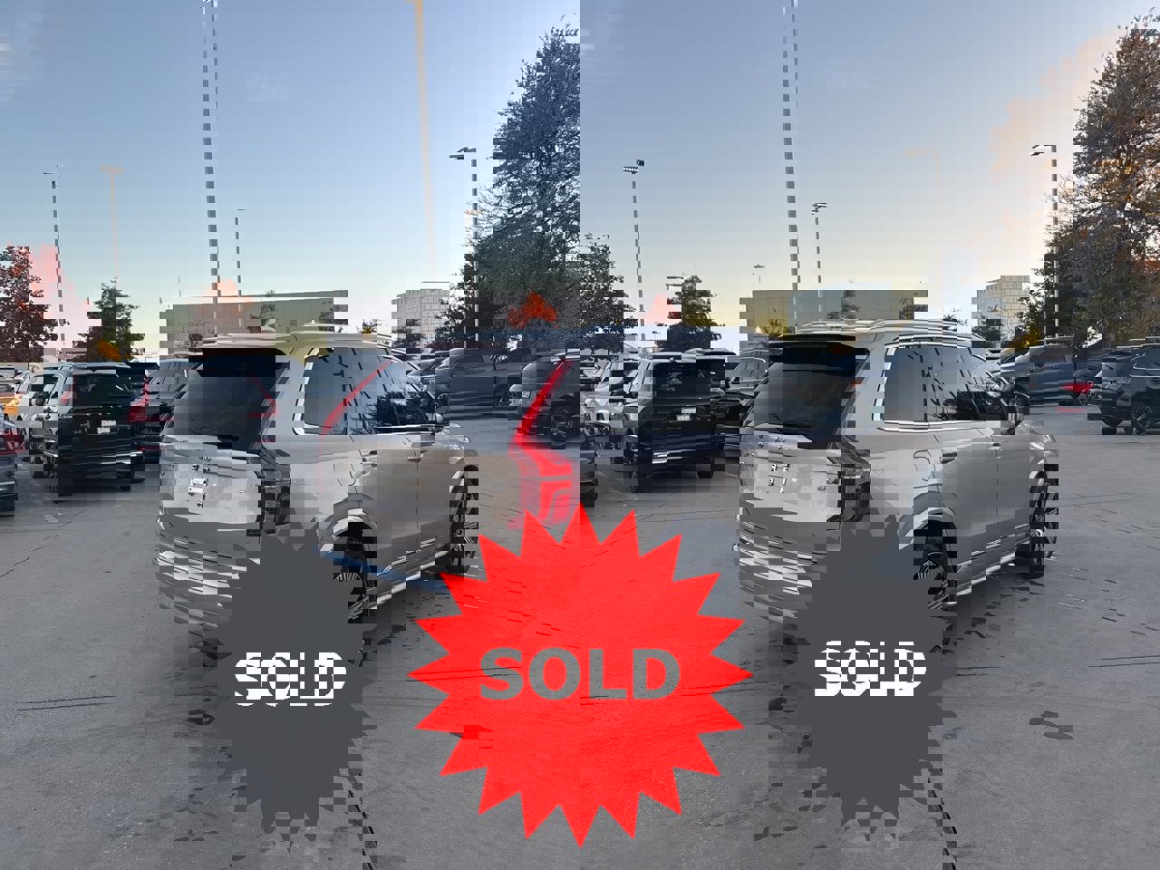 Certified 2023 Volvo XC90 B6 Ultimate w/ Lounge Package image 5