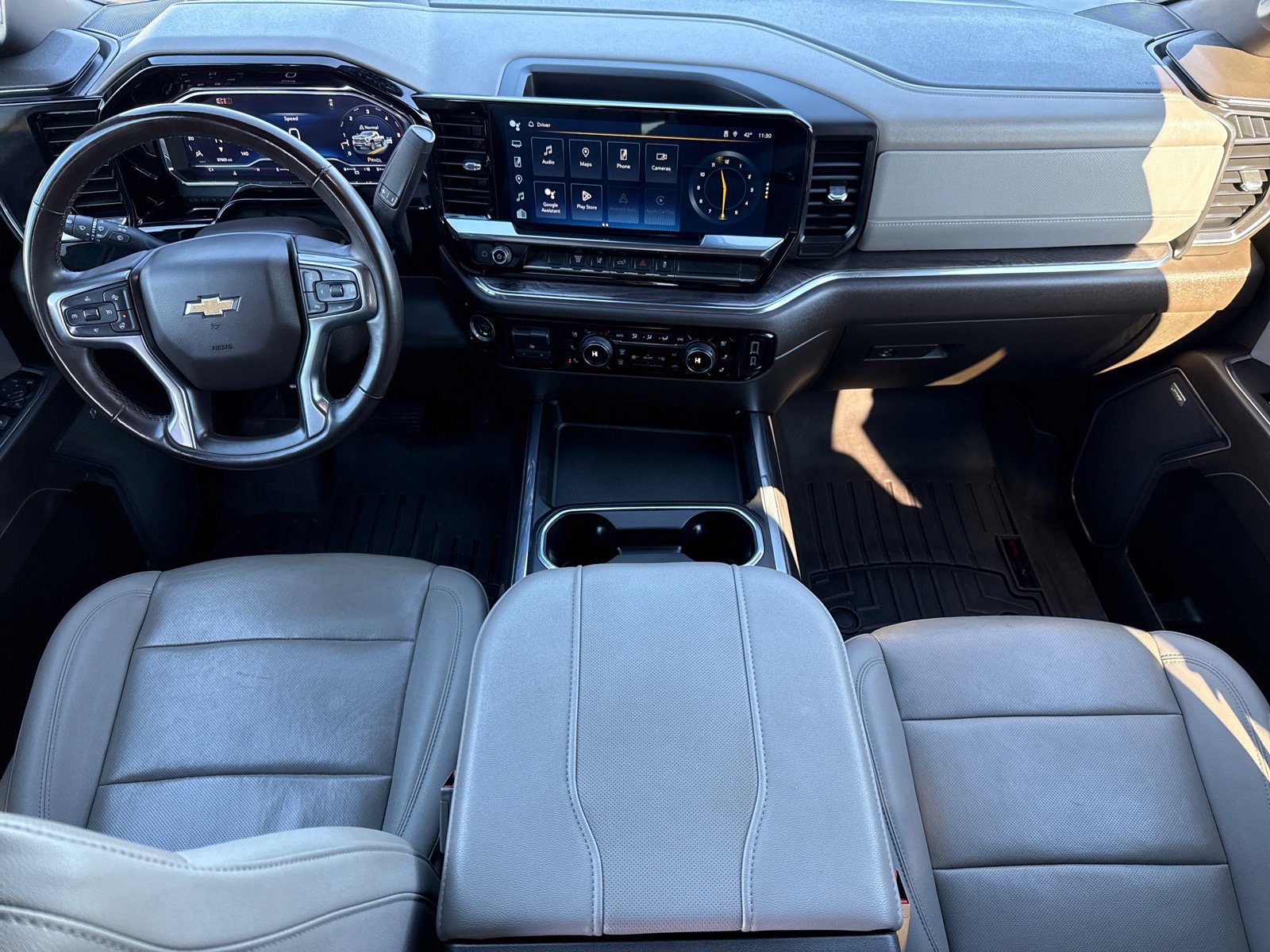 Used 2024 Chevrolet Silverado 3500 LTZ w/ LTZ Convenience Package image 12