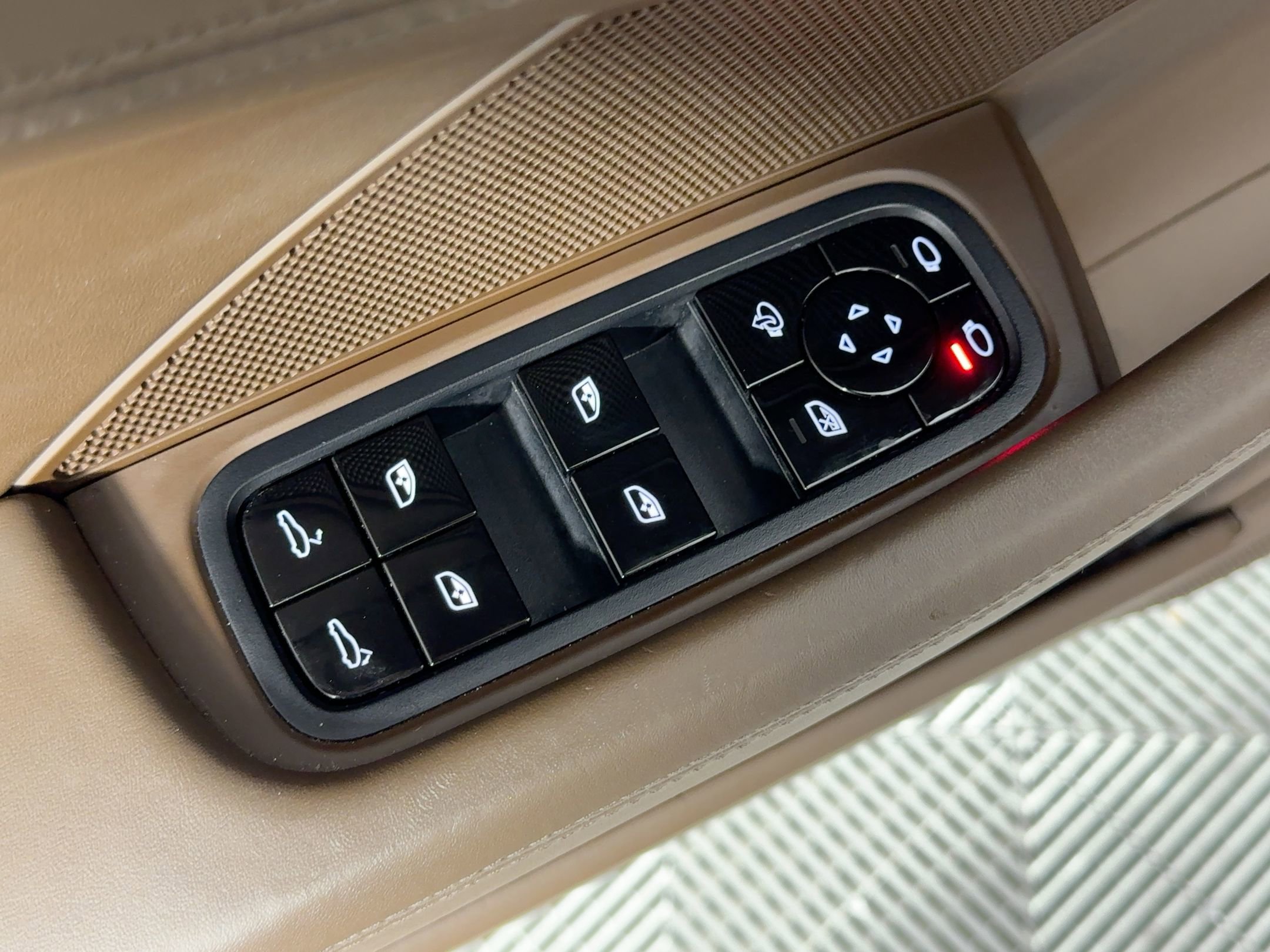 Certified 2020 Porsche Panamera GTS w/ Premium Package Plus image 13