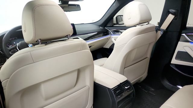 Used 2021 BMW 540i w/ Executive Package RWD image 44