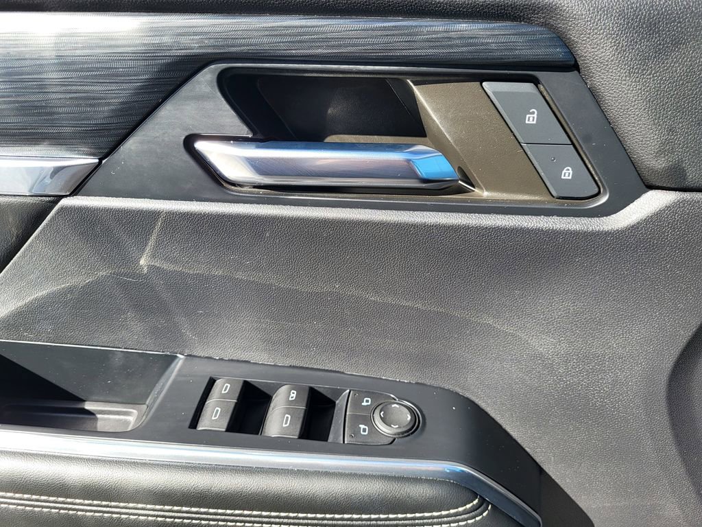 Used 2024 GMC Acadia Elevation image 16