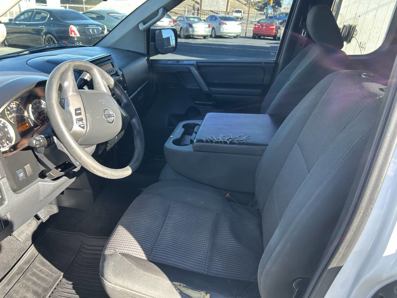 Used 2014 Nissan Titan SV image 10