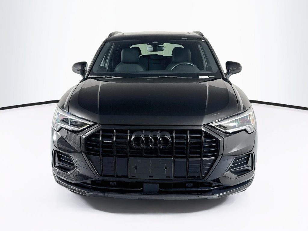 Certified 2023 Audi Q3 2.0T Premium w/ Convenience Package AWD/4WD image 2