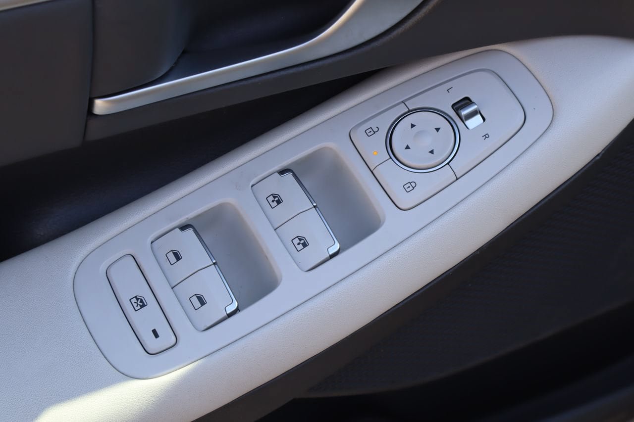 Used 2025 Hyundai Sonata SEL FWD image 18