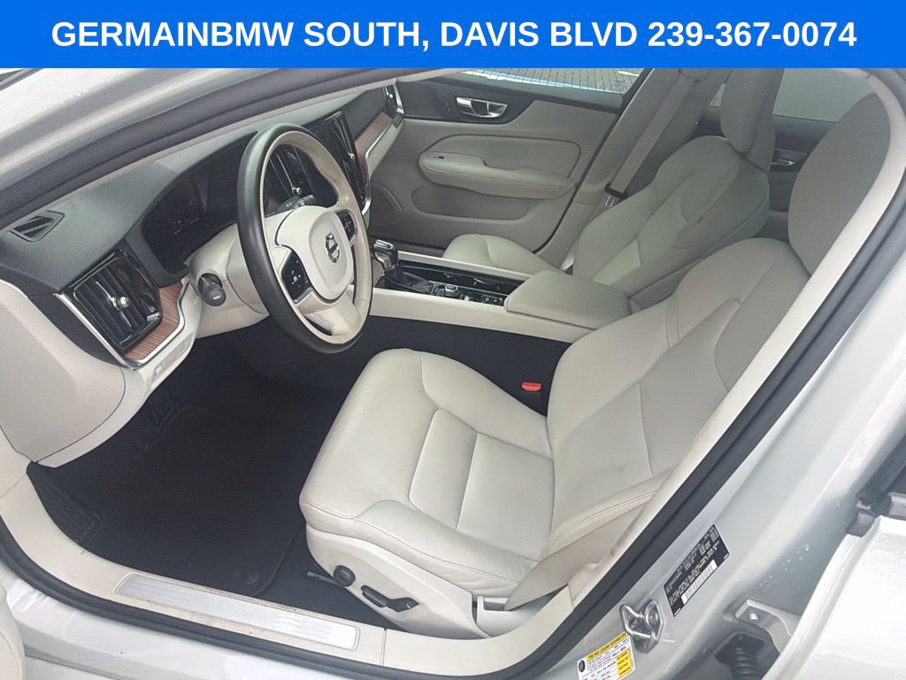 Used 2020 Volvo S60 T5 Momentum FWD image 12