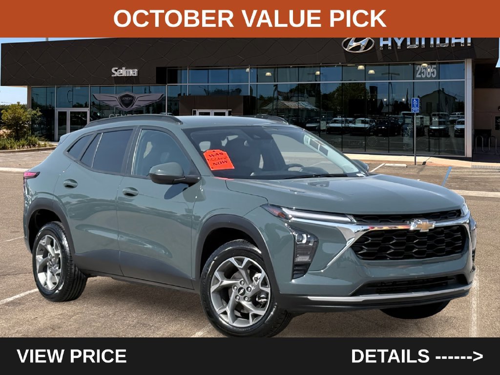 Used 2025 Chevrolet Trax LT FWD image 1