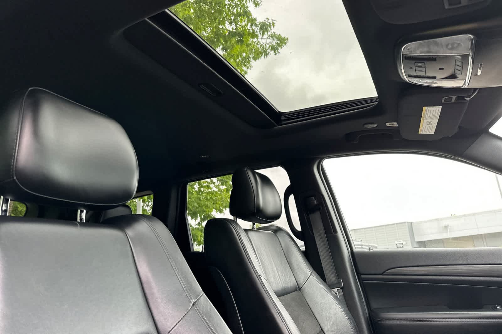 Used 2019 Jeep Grand Cherokee Altitude AWD/4WD image 17