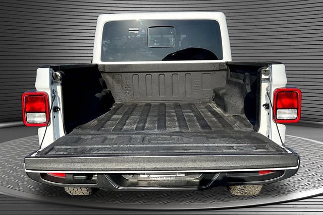 Used 2023 Jeep Gladiator Overland AWD/4WD image 7