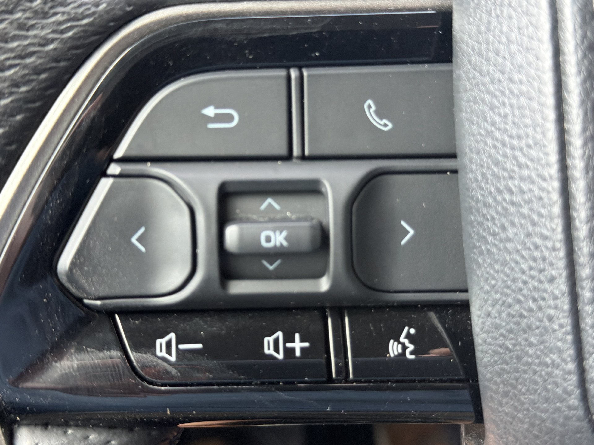 Used 2024 Toyota Tundra Limited w/ TRD Off-Road Package AWD/4WD image 28