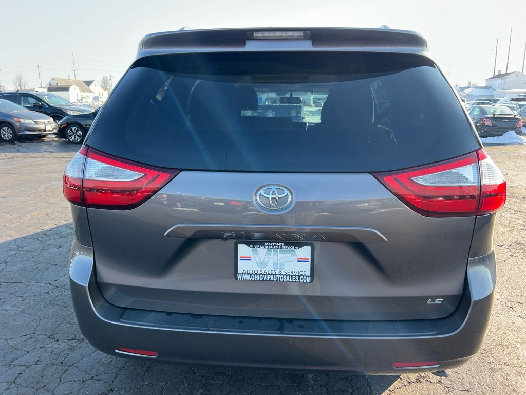 Used 2017 Toyota Sienna LE image 6