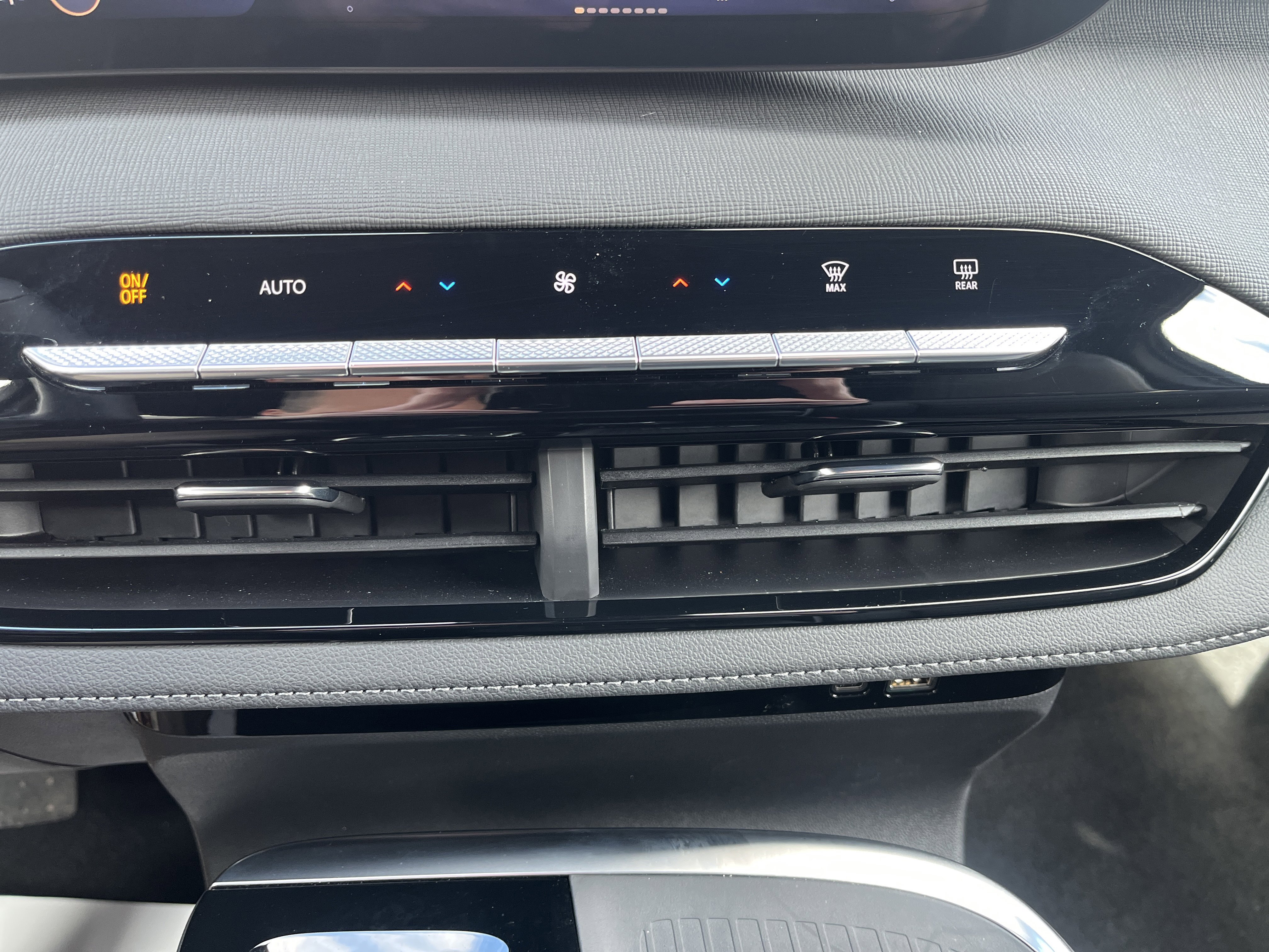 Used 2026 Buick Enclave Sport Touring w/ Super Cruise Package image 33