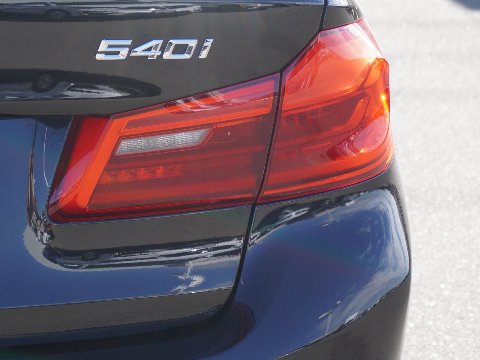 Used 2019 BMW 540i xDrive AWD/4WD image 11