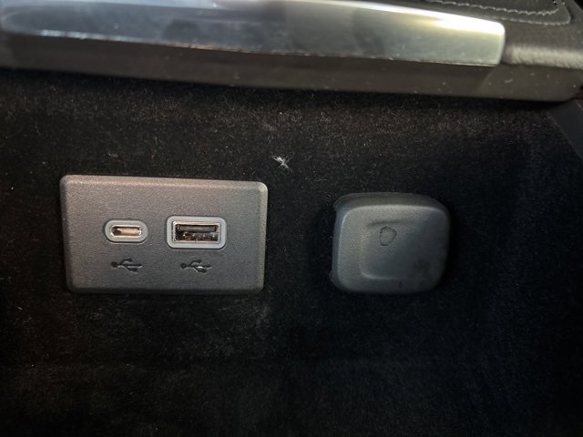 Used 2019 Cadillac XT4 Premium Luxury w/ Cold Weather Package image 15