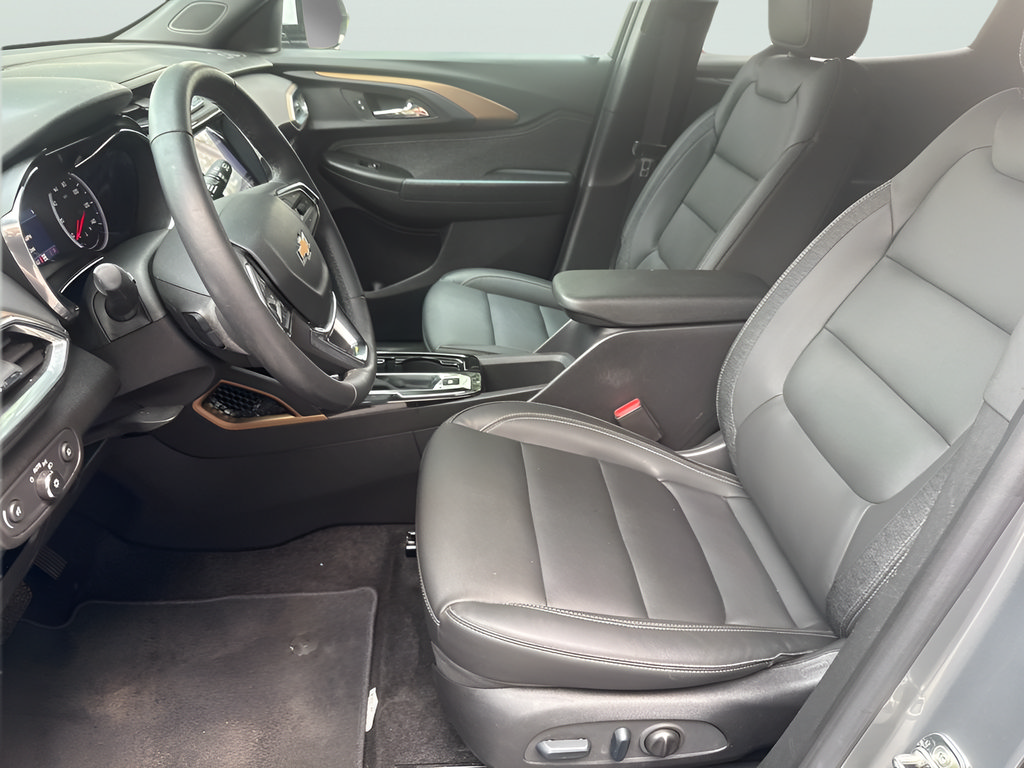 Used 2023 Chevrolet TrailBlazer ACTIV w/ Sun and Liftgate Package AWD/4WD image 17