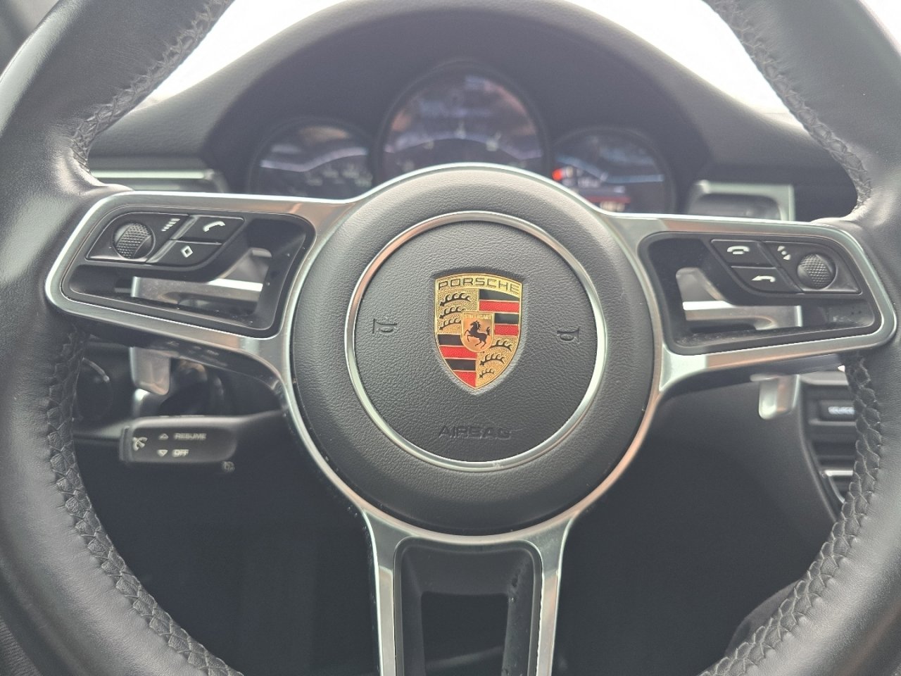 Used 2019 Porsche Macan image 26