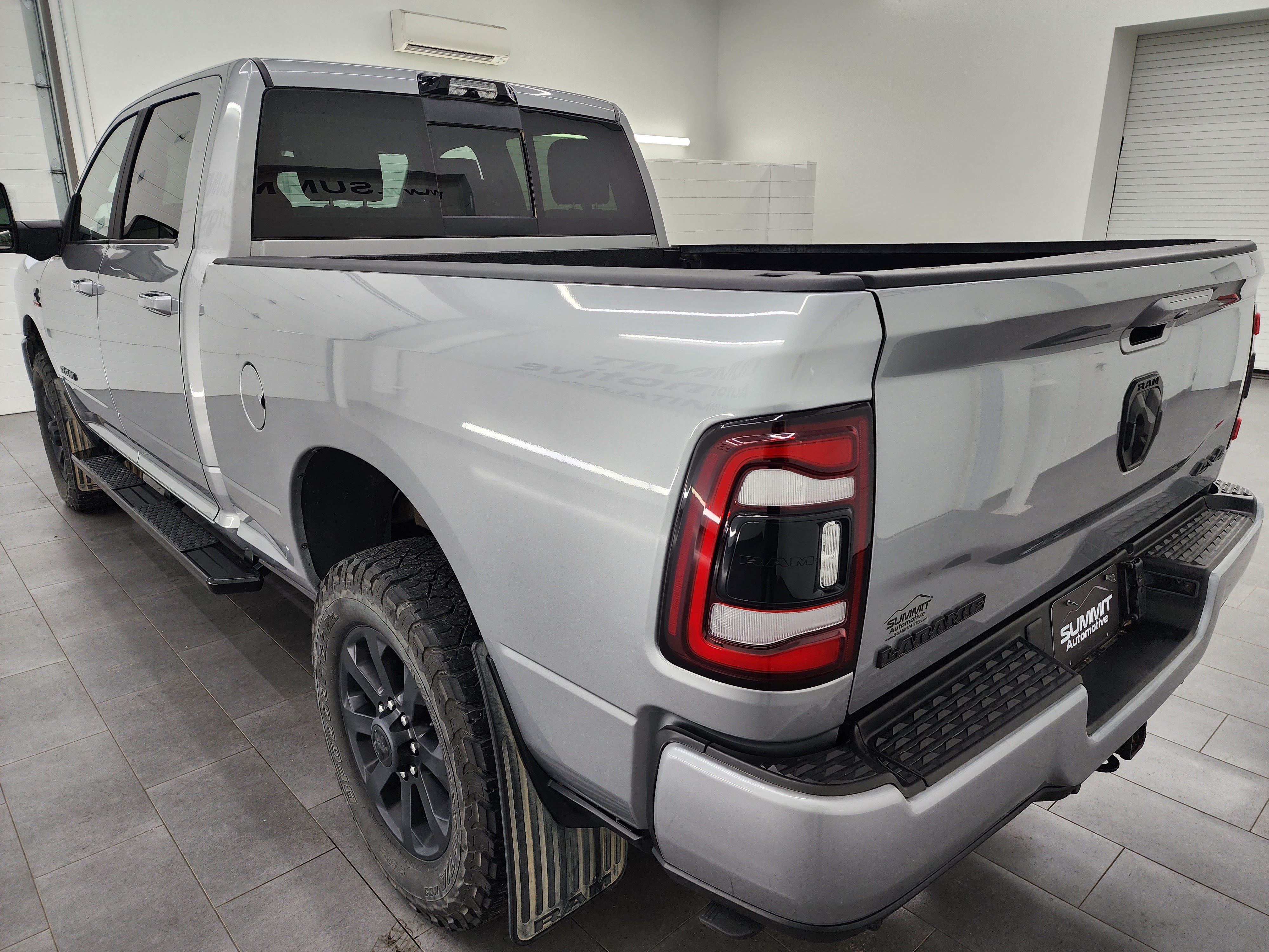 Used 2024 RAM 2500 Laramie w/ Night Edition AWD/4WD image 6
