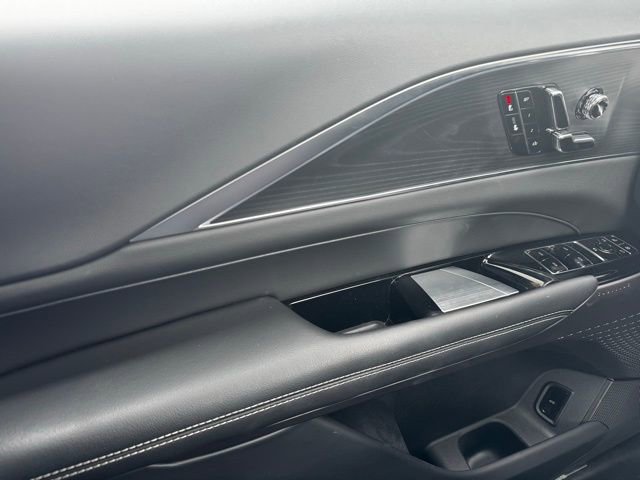 New 2025 Cadillac Lyriq Luxury image 36