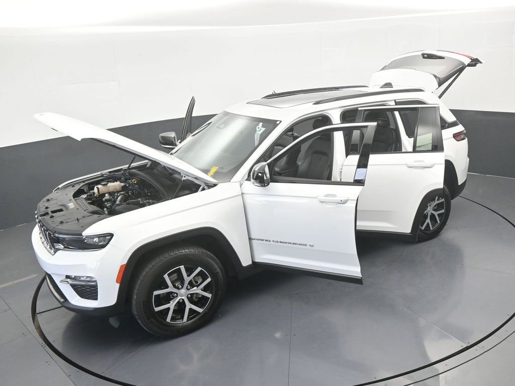 Used 2024 Jeep Grand Cherokee Limited RWD image 70
