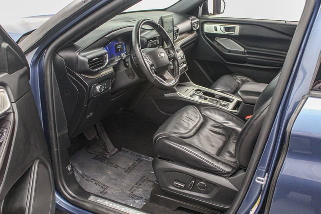 Used 2020 Ford Explorer Platinum w/ Premium Technology Package AWD/4WD image 17