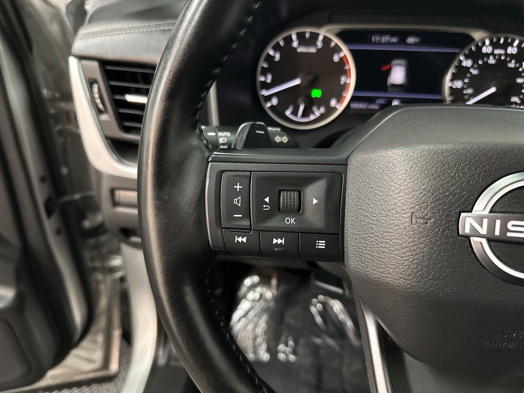 Used 2025 Nissan Rogue SV AWD/4WD image 14