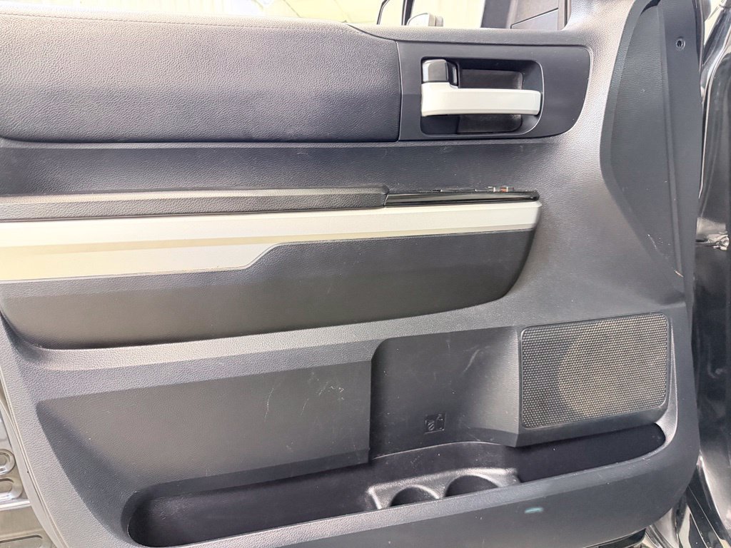 Used 2014 Toyota Tundra SR5 AWD/4WD image 9