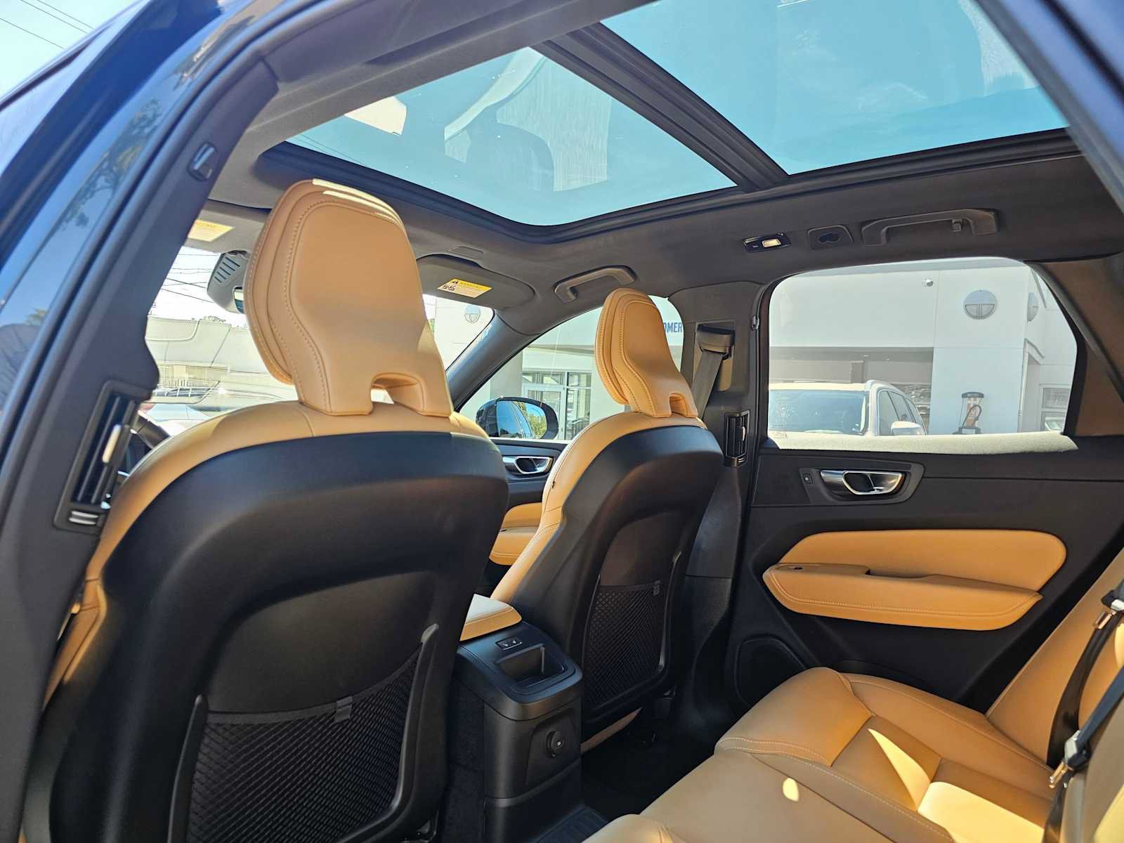 Used 2025 Volvo XC60 T8 Ultra w/ Climate Package AWD/4WD image 20