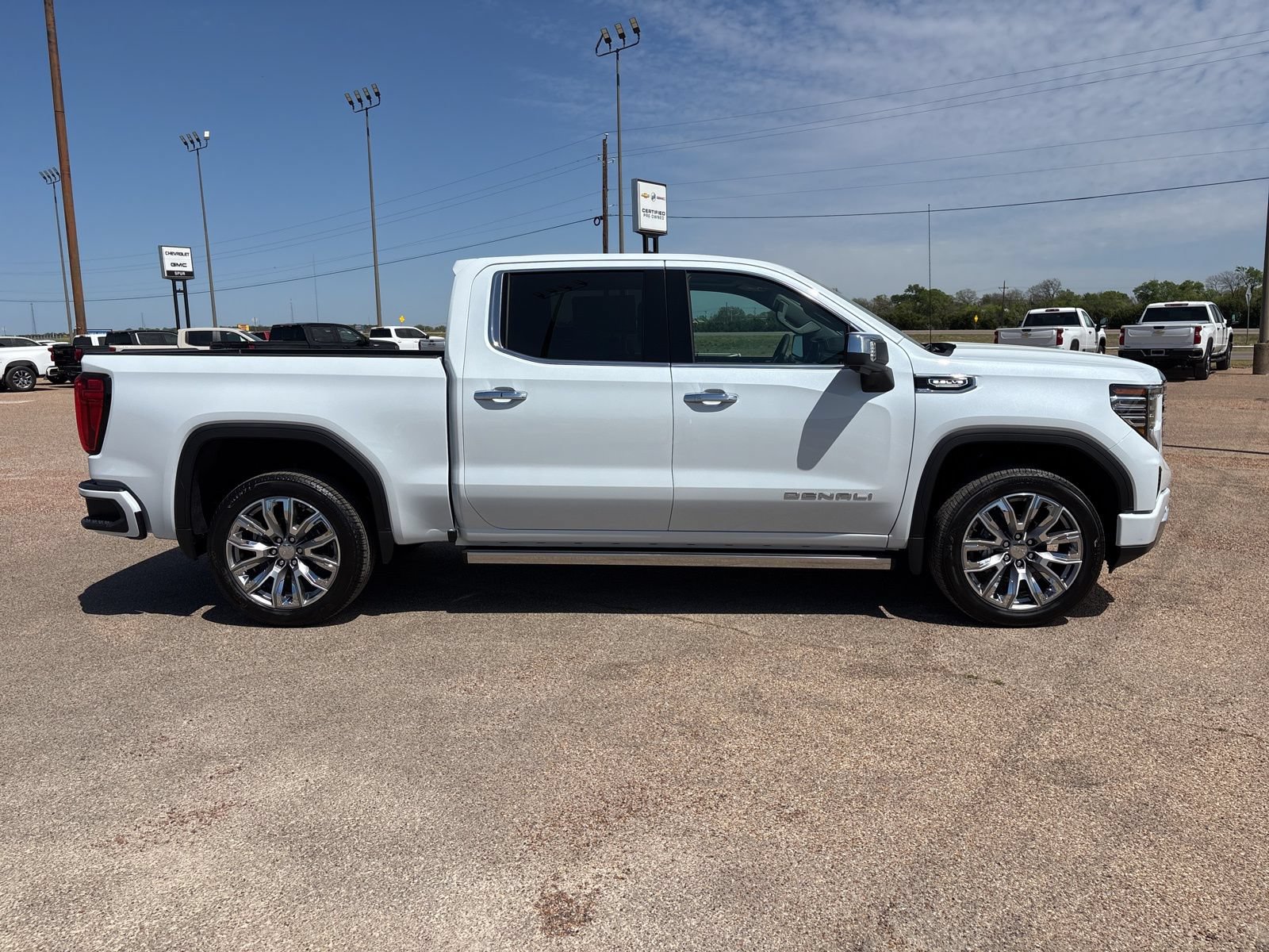 New 2026 GMC Sierra 1500 Denali w/ Denali Reserve Package AWD/4WD image 7