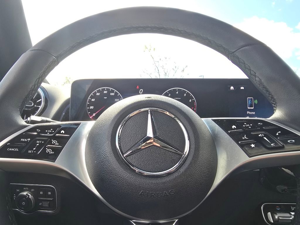 Certified 2026 Mercedes-Benz GLB 250 4MATIC image 28
