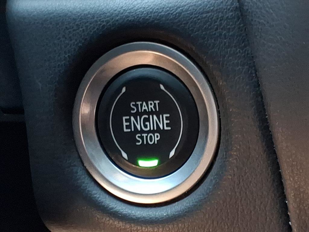 Used 2022 GMC Yukon XL SLT w/ SLT Premium Package image 25