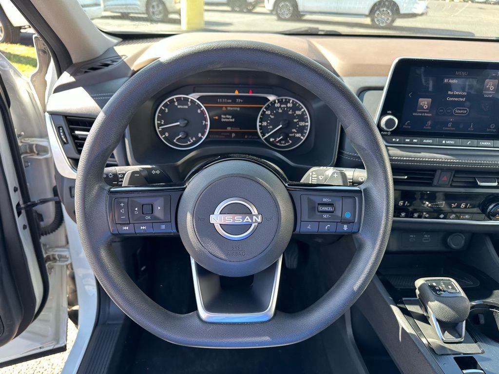 Used 2023 Nissan Rogue SV image 13