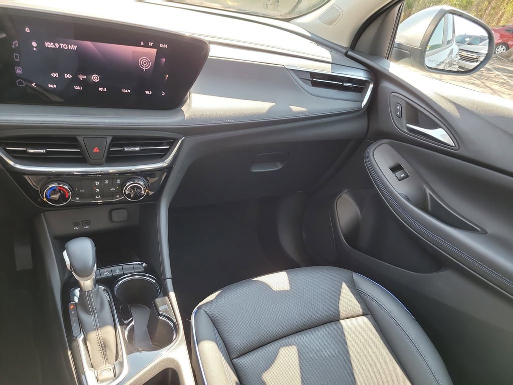 Used 2025 Buick Encore GX Sport Touring w/ Comfort Package image 19