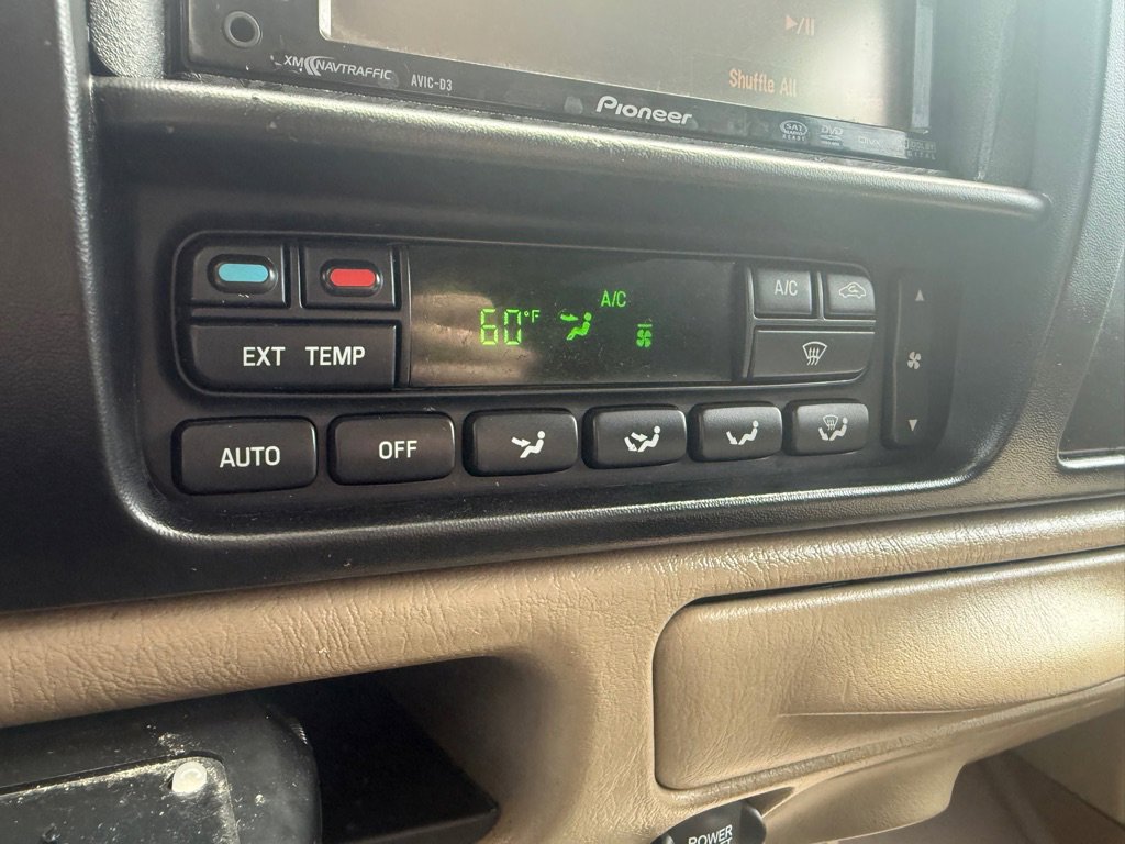 Used 2005 Ford Excursion Eddie Bauer image 36