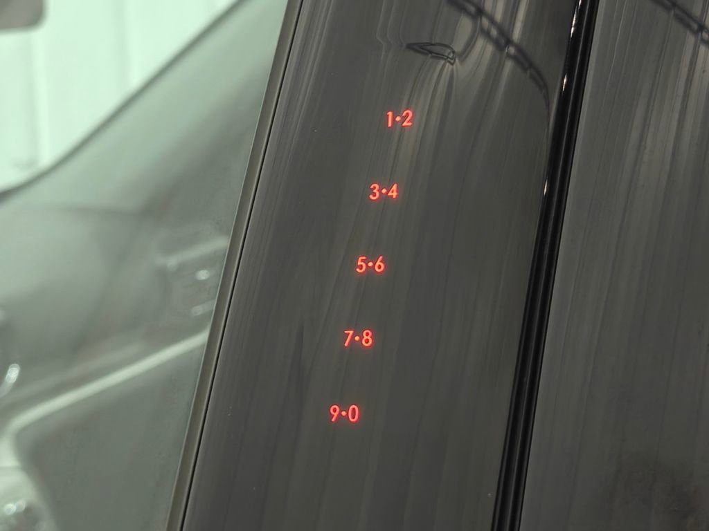 Used 2021 Ford Explorer XLT w/ Equipment Group 202A image 13