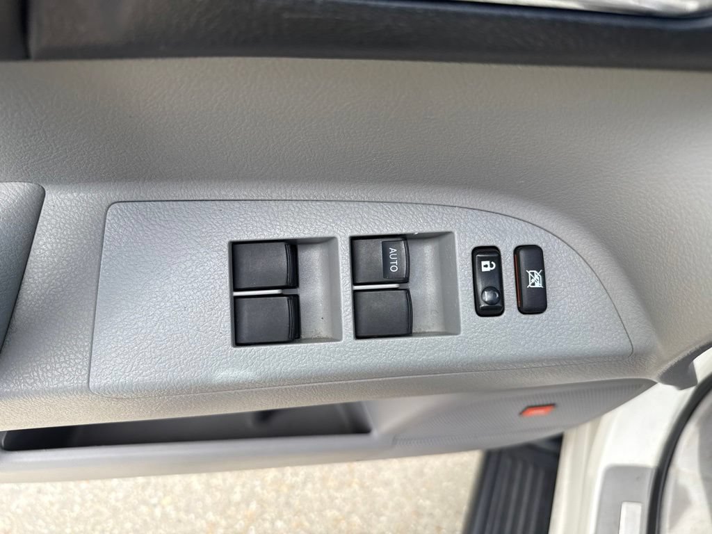 Used 2013 Toyota Highlander Limited FWD image 10