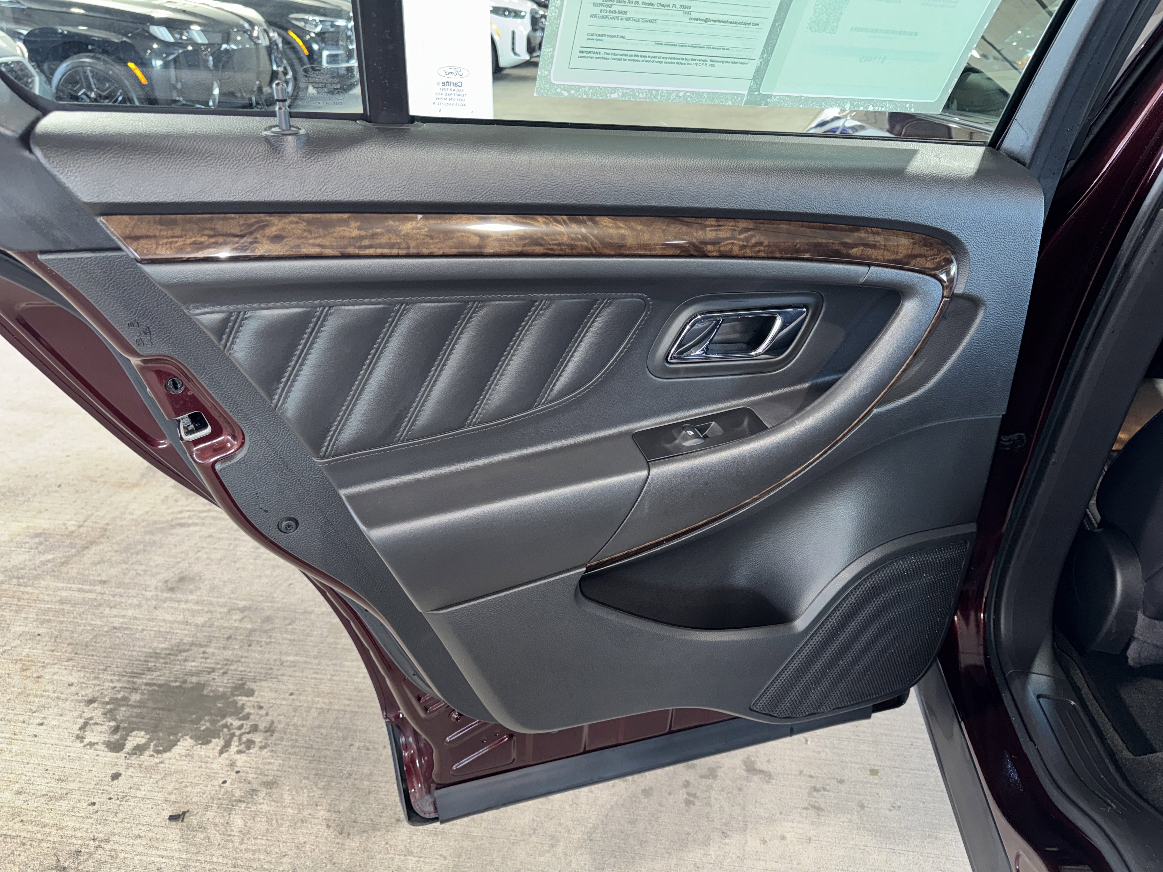 Used 2018 Ford Taurus Limited image 15