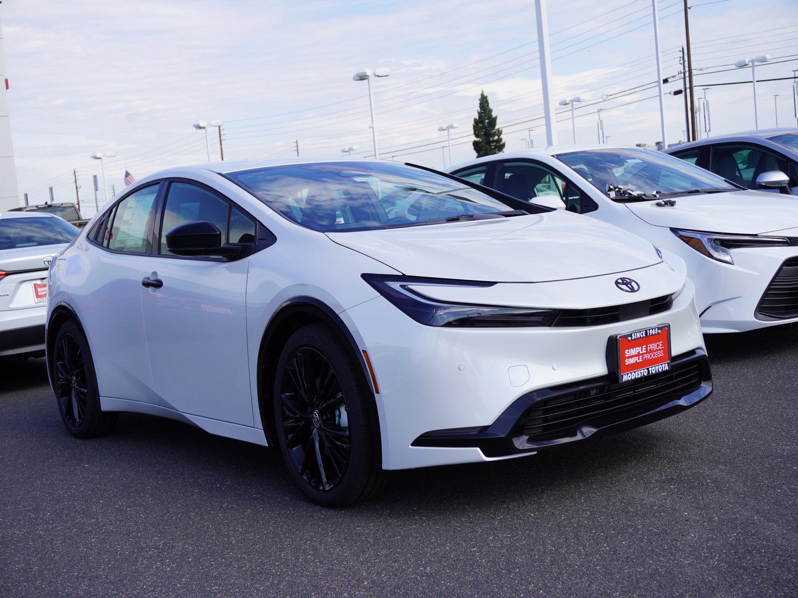 New 2026 Toyota Prius Plug-In Hybrid FWD image 1