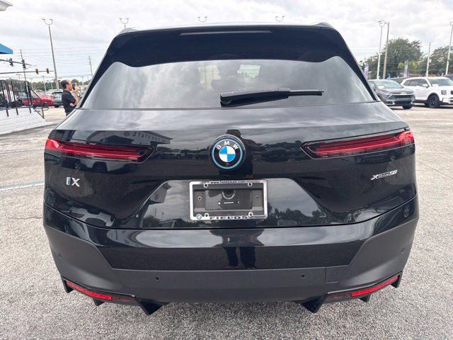 Used 2024 BMW iX xDrive50 AWD/4WD image 7