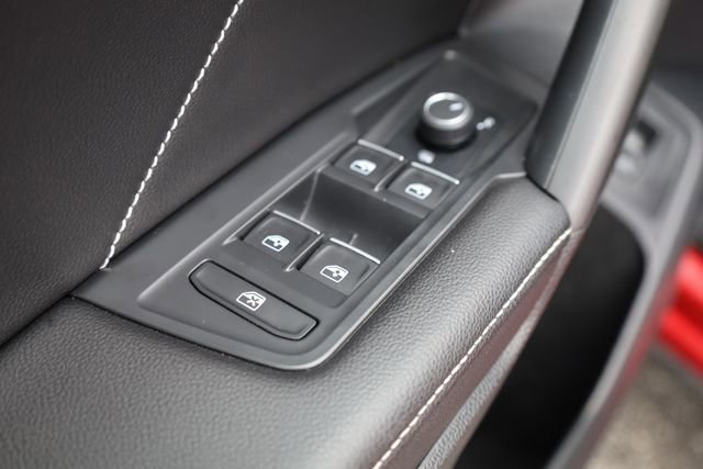 Used 2022 Volkswagen Tiguan SE image 17