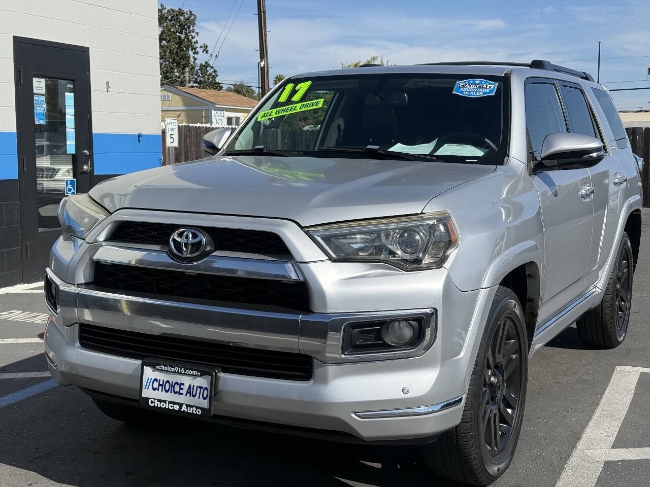 Used 2017 Toyota 4Runner Limited w/ Convenience Package AWD/4WD image 25