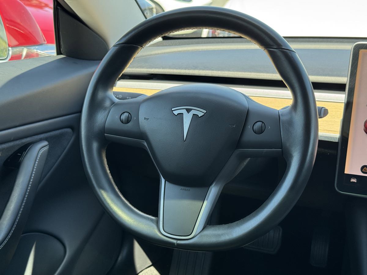Used 2018 Tesla Model 3 Performance image 25