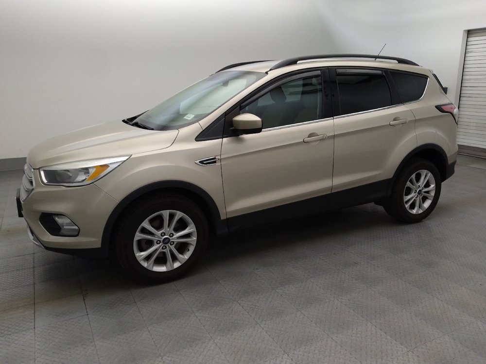Used 2018 Ford Escape SE FWD image 2