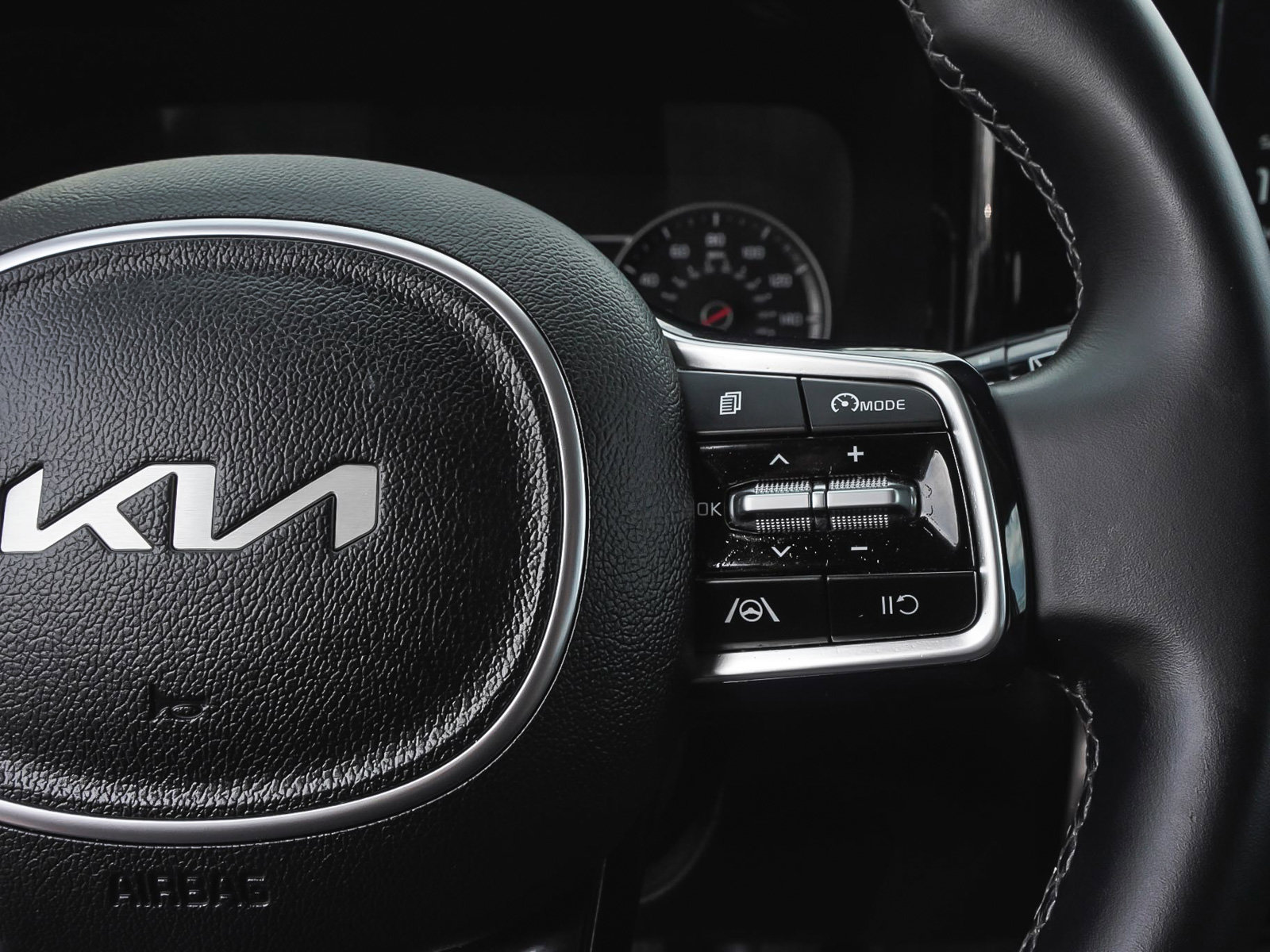 Used 2023 Kia Sorento S w/ Panoramic Sunroof Package image 19