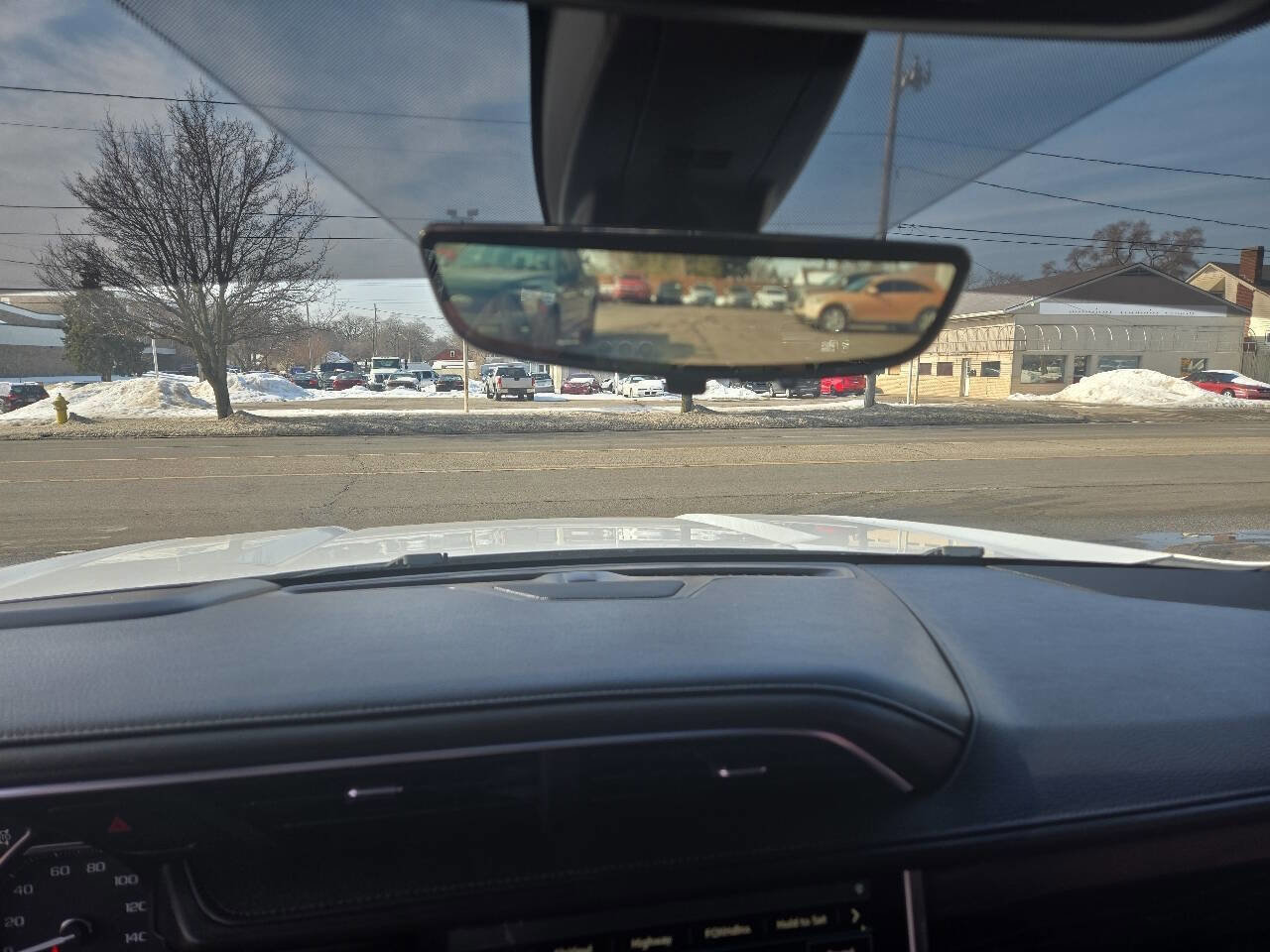 Used 2021 GMC Yukon Denali w/ Denali Premium Package image 14